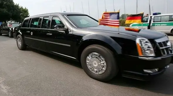 حیرت مردم آلمان از کاروان عظیم خودروهای ترامپ 