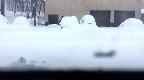 فیلم بارش برف با ارتفاع یک و نیم متری در یک شب تا صبح + فیلم