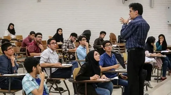 تبدیل شدن دانشگاه ها به یک کارخانه بی کیفیت و ورشکسته/ علت بیکاری فارغ التحصیلان، تمدید بخشنامه ای کار بازنشستگان 