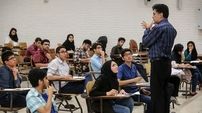 تبدیل شدن دانشگاه ها به یک کارخانه بی کیفیت و ورشکسته/ علت بیکاری فارغ التحصیلان، تمدید بخشنامه ای کار بازنشستگان 