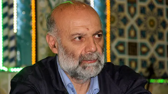 ثروتمندان از کیسه فقرا خرید ارزان می‌کنند / بانکداران خصوصی اساس سرقت از مالیات و جیب مردم هستند