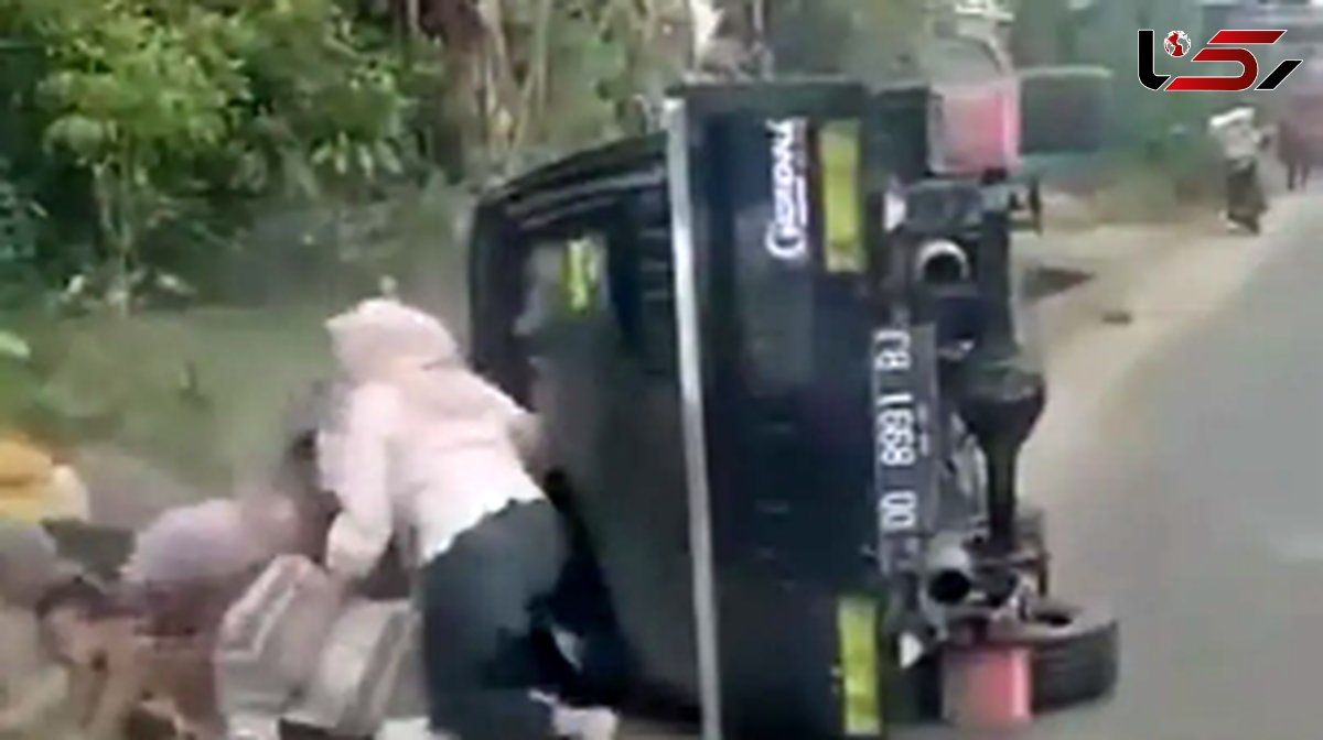 فیلم لحظه دلخراش واژگونی وانت پر از زن و کودک