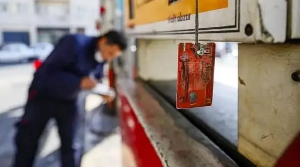 نحوه اختصاص سهمیه اعتباری بنزین به کارت‌های بانکی اعلام شد  