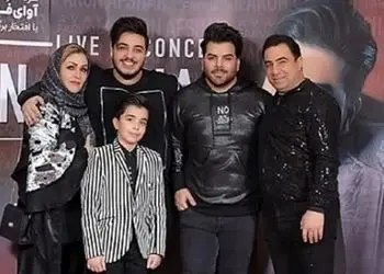 آواز احساسی؛ بابای آرون افشار ژن صدای خوبو بهش انتقال داده پدر و پسر خوندن سالن ترکید