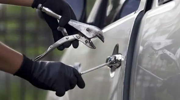 11 نابغه کامپیوتر دزدان خودرو های لوکس در مناظق اعیانی شمال تهران