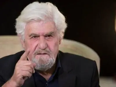 فیلم تلخ از  آوازخوانی پراحساس هنرمندان در دورهمی برای روحیه دادن به مرحوم عنایت بخشی/ آهنگ هایده امشب شب مهتابه حبیبم رو میخوام / روحش شاد