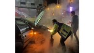 نیروهای اورژانس تهران آتش یک خودرو را مهار کرد