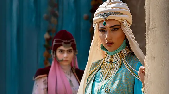 حضور محیا دهقانی در سریال «مستوران»