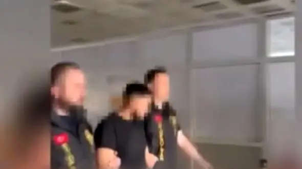 دوسال زندان برای پدر شکنجه گر / او بچه اش را با لگد زد + فیلم