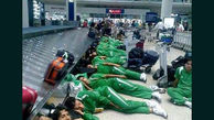 کارتن خوابی تیم‌ ملی عراق در فرودگاه!+عکس