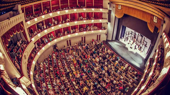 فیلم اجرای یلدایی  آهنگ شمالی آها بگو توسط 100 زن ایرانی ! / شب چله کاملا ایرانی !