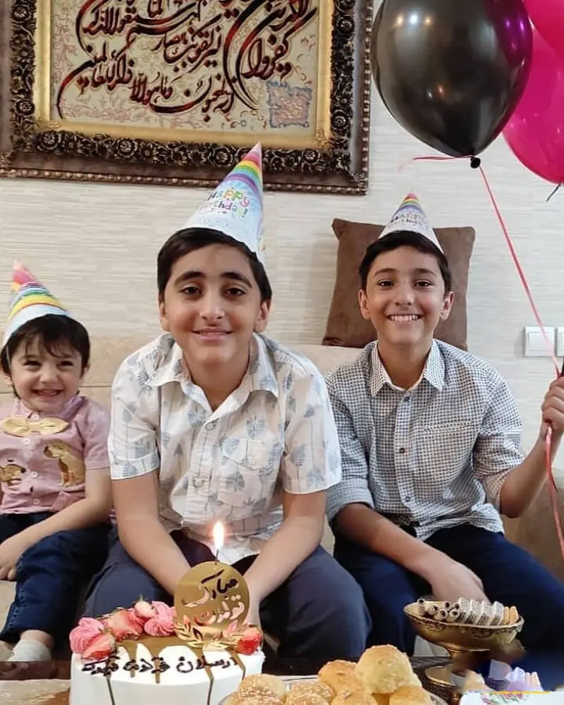 عکس ها / نگاهی به دکوراسیون و چیدمان محشر خانه المیرا شریفی مقدم خانم مجری محبوب این روزها / از مبلمان سلطنتی و تابلوفرش زیبا تا کاغذ دیواری شاهانه
