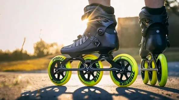 نمایش مرگ در خیابان‌های تهران / حرکات نمایشی اسکیت‌سوار خطرساز شد