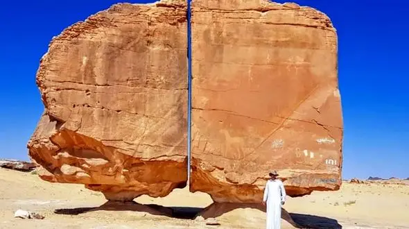 رازهای صخره النصله؛ سازه مرموز در عربستان 