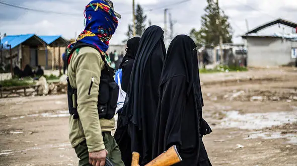 خاطره دلهره‌آور یک نفوذی از عملیات ورود به اردوگاه انتحاری‌ها/ ناسلامتی مثلا تروریستم!