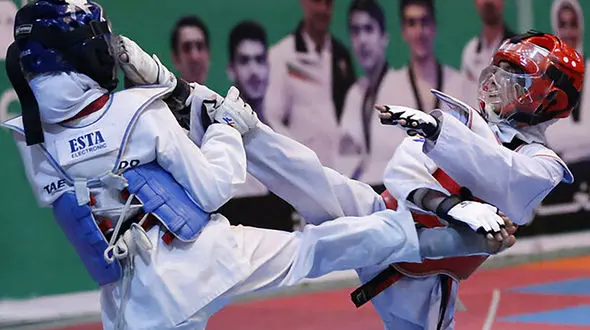 حمله یک مرد به مسابقات تکواندوی خردسالان تهران / چندین مربی و ورزشکار مجروح شدند