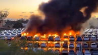 فیلم آتش زدن پارکینگ خودروهای نو توسط معترضین !