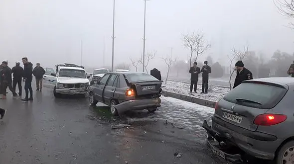 تصادف وحشتناک 20 خودرو در اراک