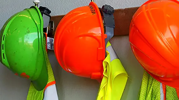 مرگ 2 کارگر بر اثر سقوط از ارتفاع 20 متری در سیمین دشت