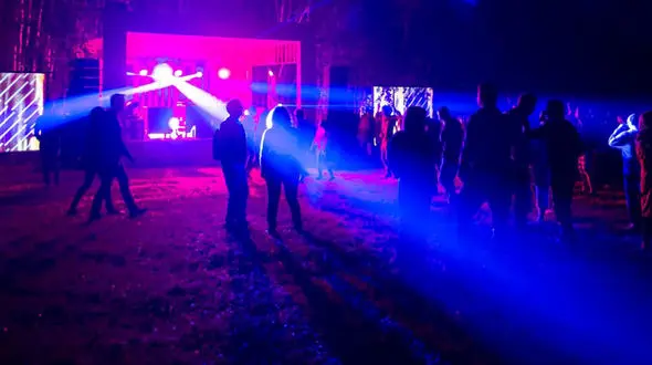 4 مرد مخوف تهرانی در ویلای لاکچری چه می کردند ؟!  / پلیس بزم شان را به هم ریخت !