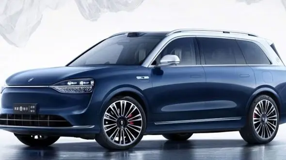 فیلم / آیا آیتو‌ام 9 هواوی توانایی شکست تسلا در بازار خودروهای برقی را دارد؟