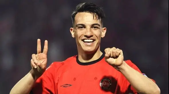 نماینده ایران در جمع گلزنان بین المللی جهان/ حسین زاده بالاتر از لواندوفسکی و دوکو