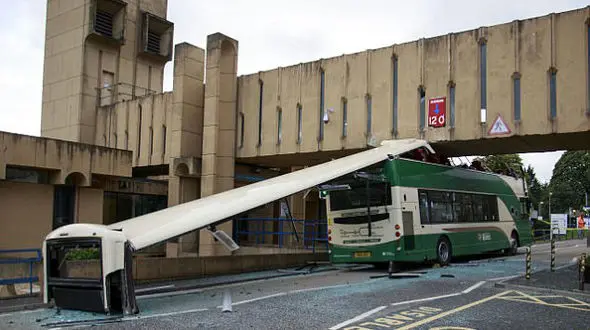  تصادف عجیب اتوبوسی در تگزاس +تصاویر دیدنی