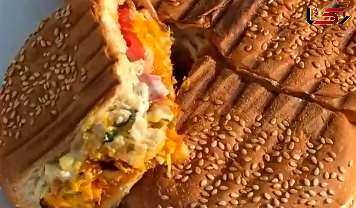 طرز تهیه ساندویچ مرغ و قارچ به سبک رستورانی + فیلم 