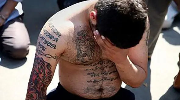 فیلم حمله مردان سیاه پوش در ایلام / اراذل و اوباش فرار کردند + عکس