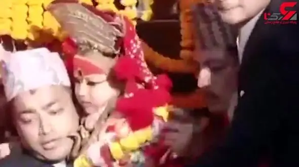 «الهه زنده‌» خردسالی که پا‌های او نباید زمین را لمس کند! + فیلم