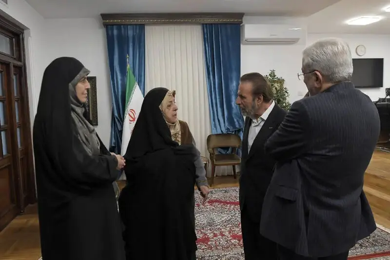 دیدار صمیمانه حسن روحانی با وزرا و معاونان پیشین دولت‌های یازدهم و دوازدهم
