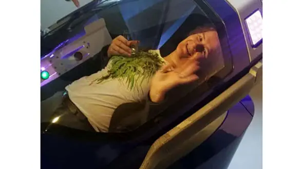 کپسول مرگ برای افرادی که قصد مردن دارند +تصاویر
