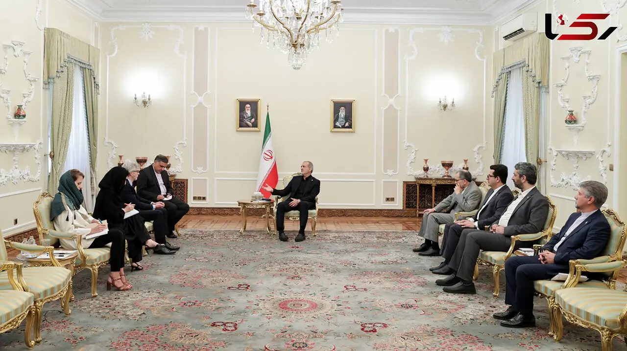 تسلیم استوارنامه سفرای کشورها به رئیس جمهور