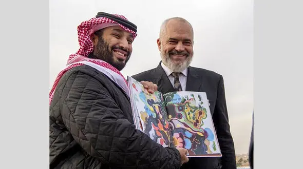 نخست‌وزیر آلبانی با یک هدیه نفیس بن‌سلمان را غافلگیر کرد + عکس
