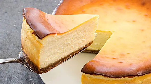 طرز تهیه چیزکیک با توت فرنگی