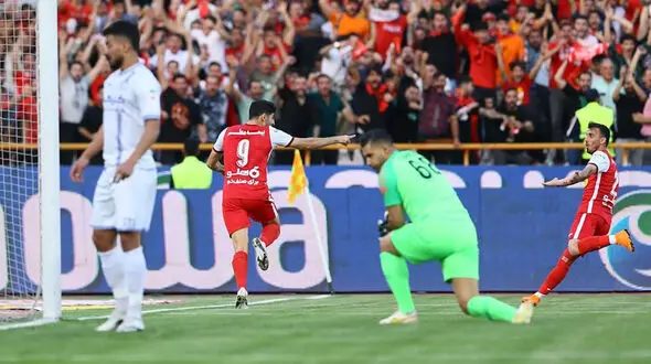 آمار فوق العاده شماره 9 پرسپولیس و سپاهان/ سفارش شِنل قهرمانی با ترابی و رضاییان!