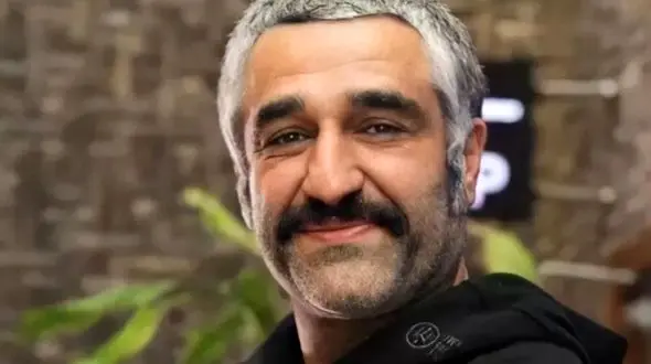 پژمان جمشیدی را در این عکس پیدا کنید ! / عمرا در خیابان حدس می زدید !