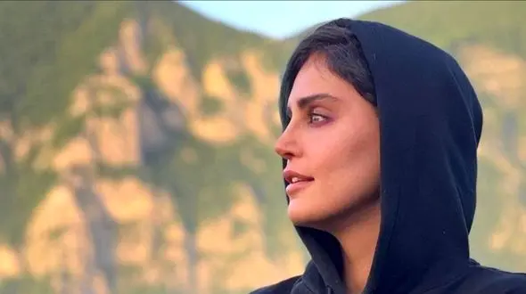 قاب دونفره عجیب و خنده دار الناز شاکردوست با آدم برفی غول پیکر+عکس/ اینو چه جوری ساختن؟