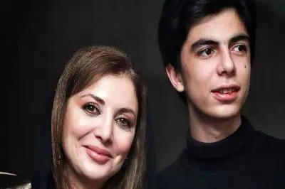 فیلم روایت عاشقانه رویا میرعلمی : در زایمان پسرم درد جانم را گرفته بود ... / نباید زنده می ماندم ... با دستانم تخت را میفشردم فریاد میزدم ...درد بود و ...  آنقدر ... واااااااای .....