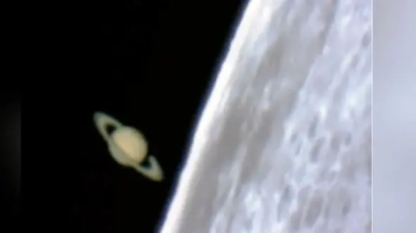 زحل در برابر ماه + فیلم