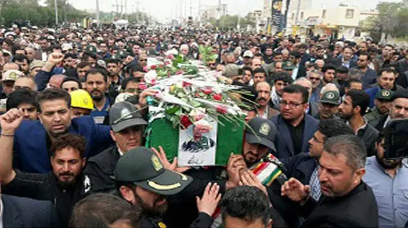 پیکر شهدای حادثه تیراندازی سربندر تشییع شد +فیلم