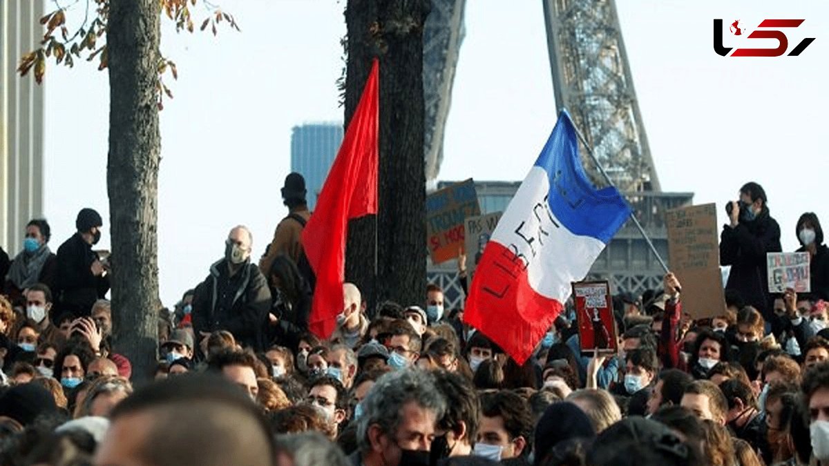 Protesters hold rally in central Paris over job cuts