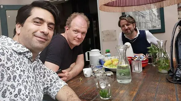 آموزش تهیه چای نعنا توسط محمد معتمدی