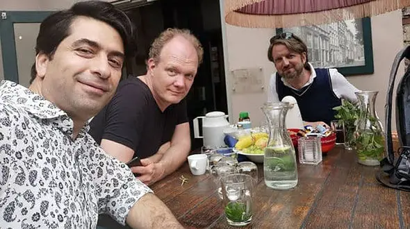 آموزش تهیه چای نعنا توسط محمد معتمدی