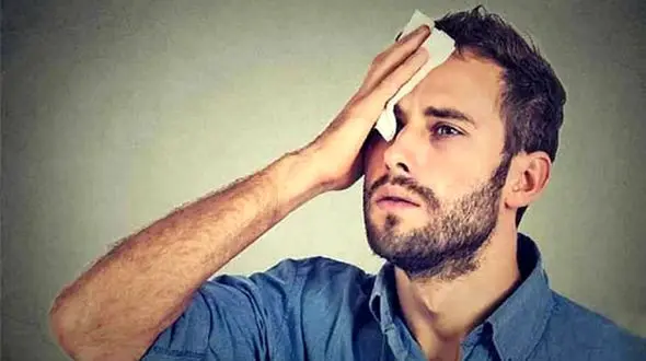 سردرد و عرق سرد پیشانی نشانه چیست؟ + فیلم 