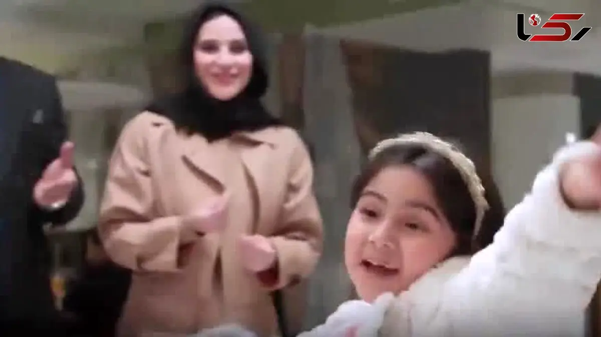 فیلم / رقص لیلا فروهر در سلطان قلب ها تکرار شد این بار در فیلم مفت بر  +سکانس فوق جذاب از رقص دخترکوچولوی سینما با ترانه توی دنیا هرکسی به شکلی نونی درمیاره"/ سحر دولت‌شاهی چه کیفی میکنه!