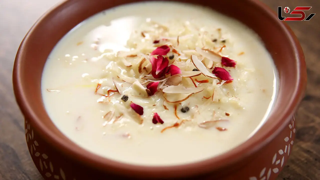 طرز تهیه فرنی نشاسته ای با آب؛ انتخابی عالی برای پذیرایی و افطار سبک