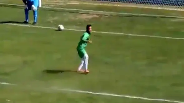 فیلم گل دیدنی دختر ۲۰ ساله ایرانی در فوتبال زنان / او مثل مسی زد + فیلم