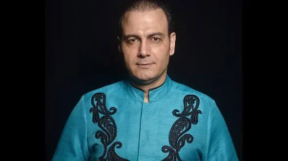 حضور جهانی خواننده معروف ایرانی در فرانسه 