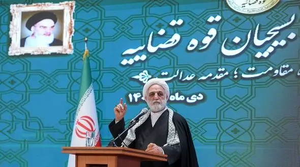 حاج قاسم سلیمانی یک مکتب بود و مکتب حاج قاسم از بین رفتنی نیست!